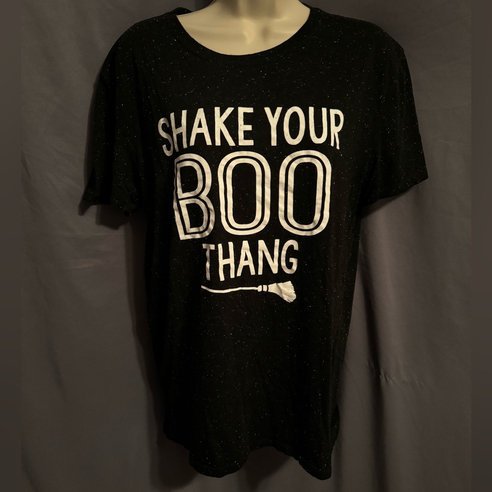 Black short sleeve t-shirt Medium “Shake your boo thang” Halloween Boo